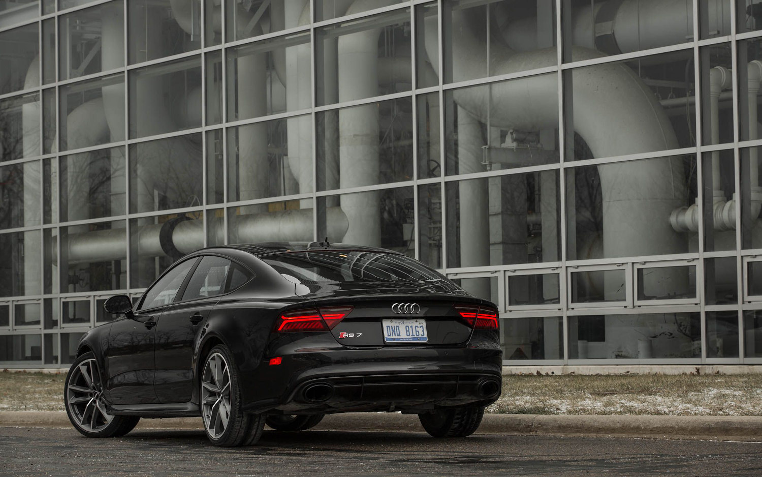 Comparison Audi Q7 Premium 2017 Vs Audi Rs 7 Quattro